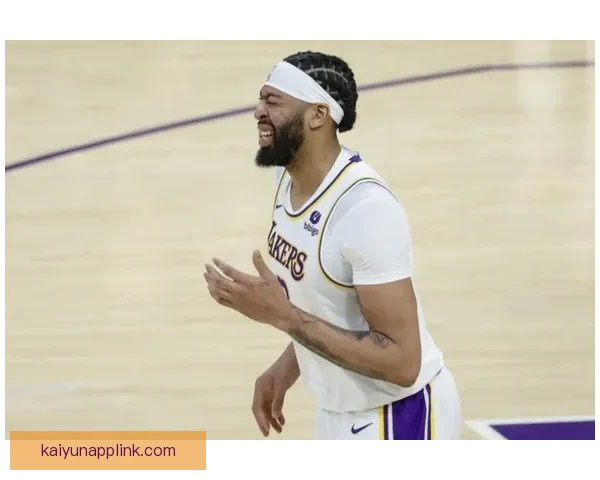 浓眉左手掌恢复良好 本月底将接受复查有望复出